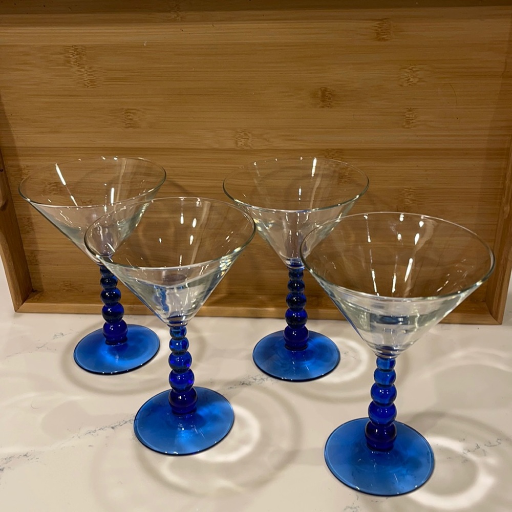 Set of 4 Cocktail glasses-like new!
